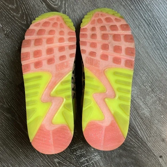 Nike - Picture 10 of 17